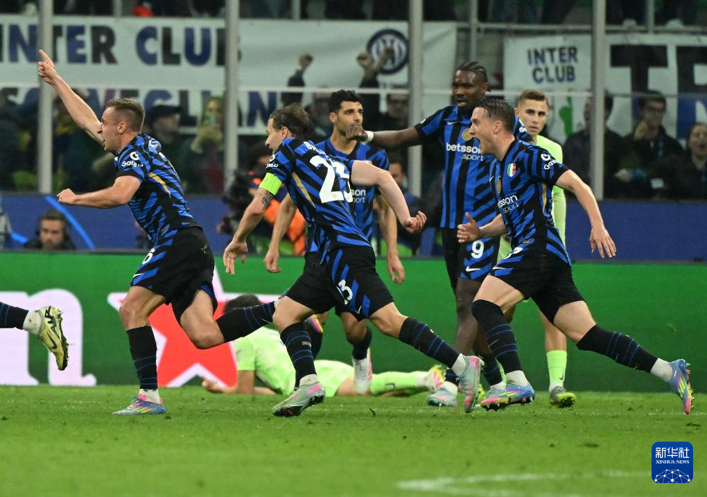 iOS下载-包含集结日体能课后;国际米兰绝杀压哨备战欧联;球迷炸锅;赛程密集仍需轮换的词条-iOS下载