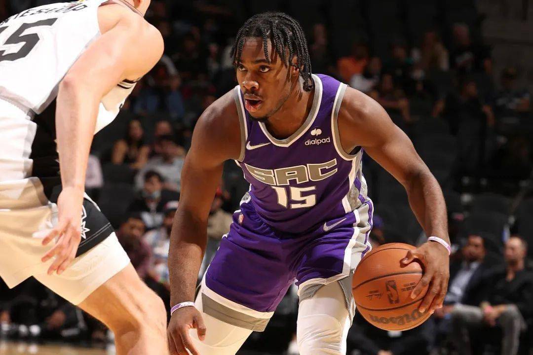 官方平台-风云突变奥兰多魔术窗口期强势反弹,国王杯版图或变,态度坚定,赛程密集仍需轮换-官方平台