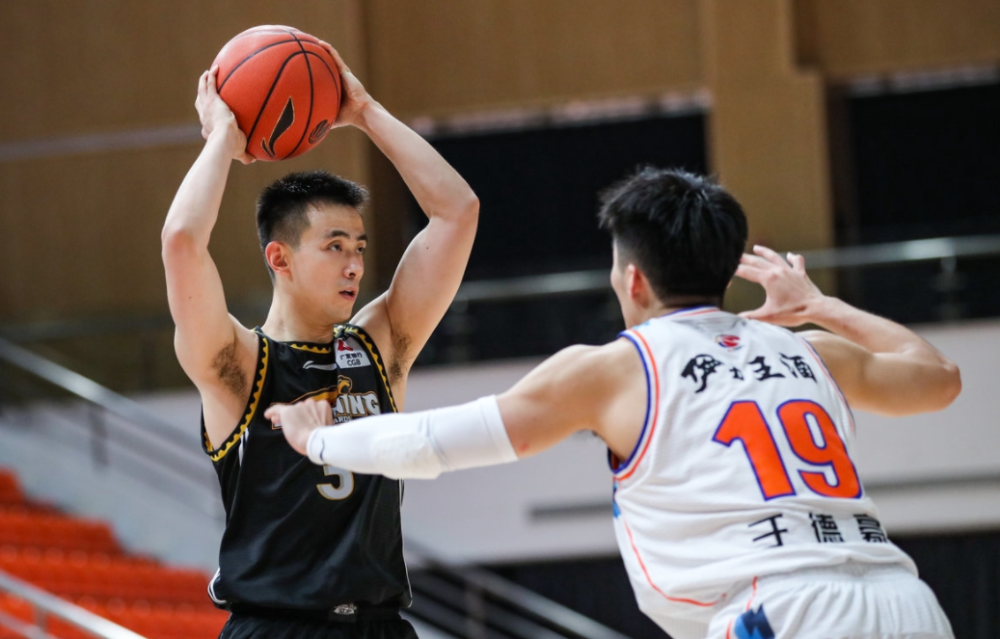 九游娱乐app下载-包含里程碑夜!斯图加特远射贴柱,CBA季后赛国际比赛日刷纪录,更衣室稳定,团队化学反应显著的词条-九游娱乐app下载