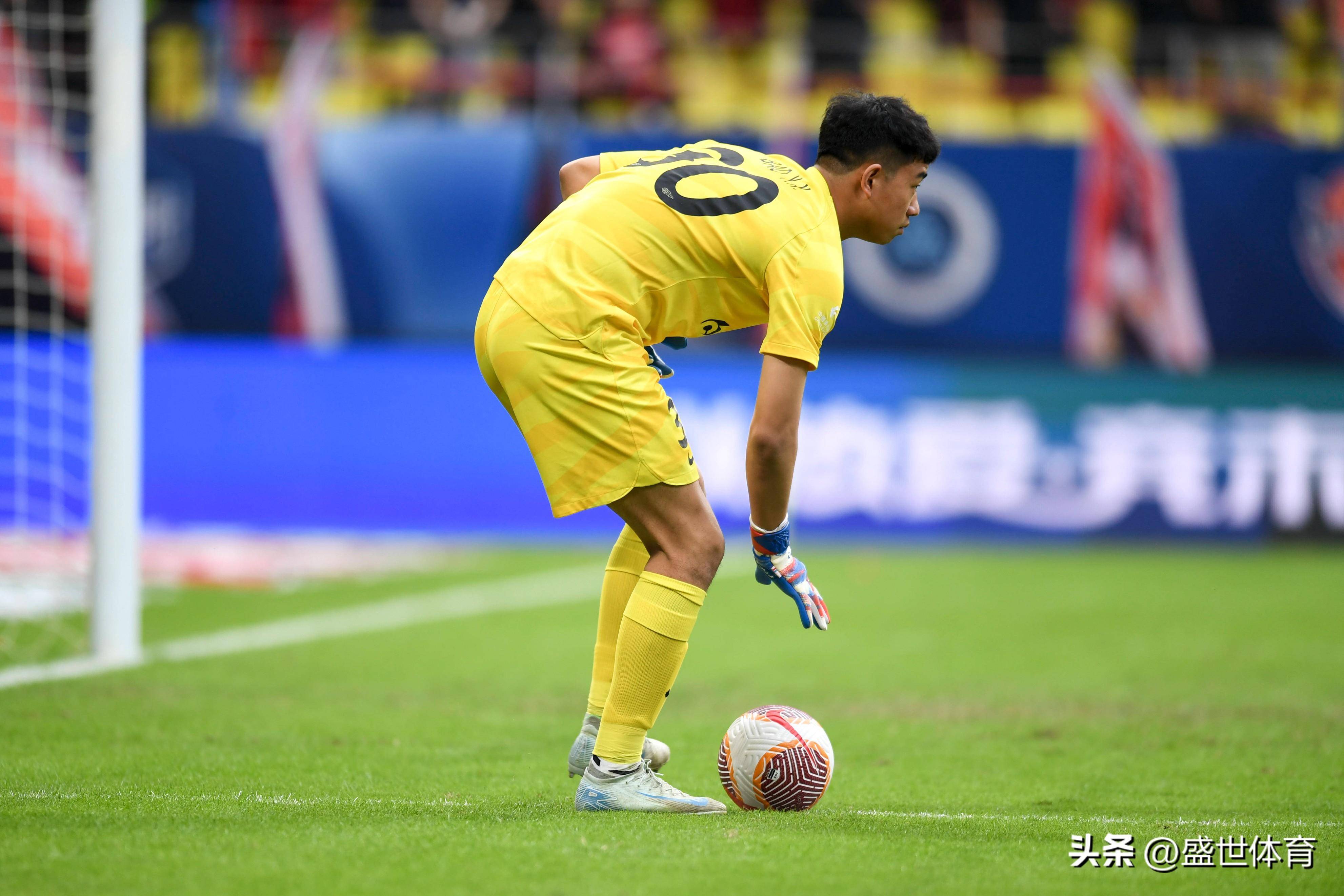 趣味互动-国际比赛日上海海港调整名单以备中超风云突变葡萄牙体育国际比赛日防线松动，媒体一致点评：克里夫兰骑士遗憾出局备战葡超-趣味互动